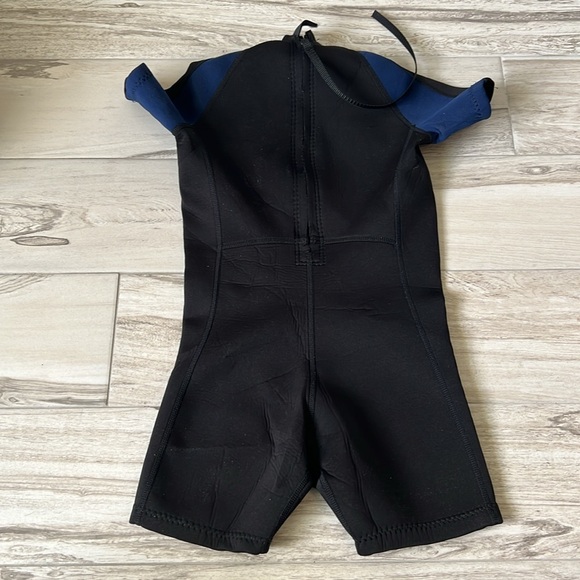 • Neosport wetsuit, size 6 • - Picture 5 of 7